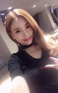 网红劈腿吃瓜,吃瓜群众热议背后的真相