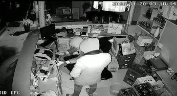 最新偷鱼爆料视频,揭秘黑幕背后的惊人真相  第2张