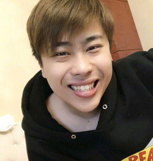 韦神爆料卢本伟视频播放,韦神揭露卢本伟视频播放背后真相  第2张